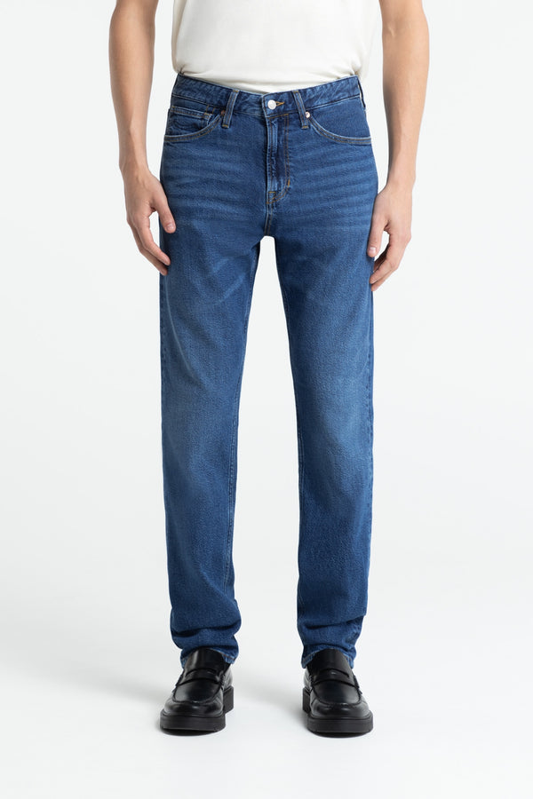 Kings Of Indigo ADDO COTTON FLEX MID BLUE