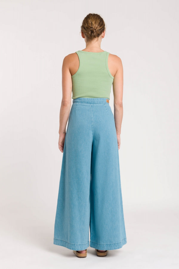 Kings Of Indigo ELSA QUENNELL LIGHT