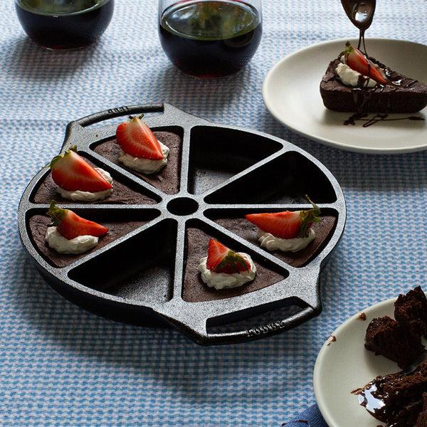Kitchengrips Wedge Pan Cast Iron