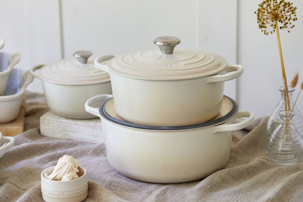 Kitchengrips Round Dutch Ovens Meringue Enameled Cast Iron