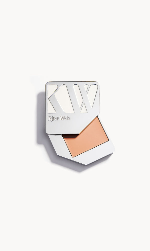 kjaer weis Cream Foundation F140/Paper Thin