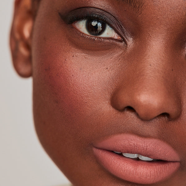 Kjaer Weis Matte Naturally Liquid Lipstick Enthralling