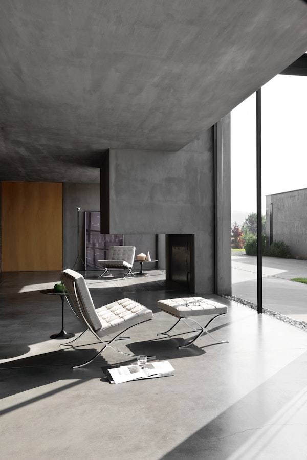 Knoll Barcelona® Stool Leather