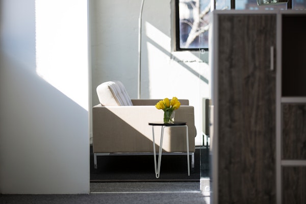 Knoll Florence Knoll™ Relaxed Sofa Three Seater