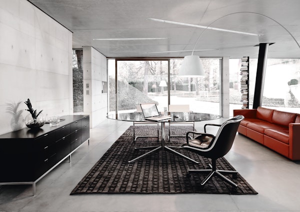 Knoll Florence Knoll™ Table Desk Oval