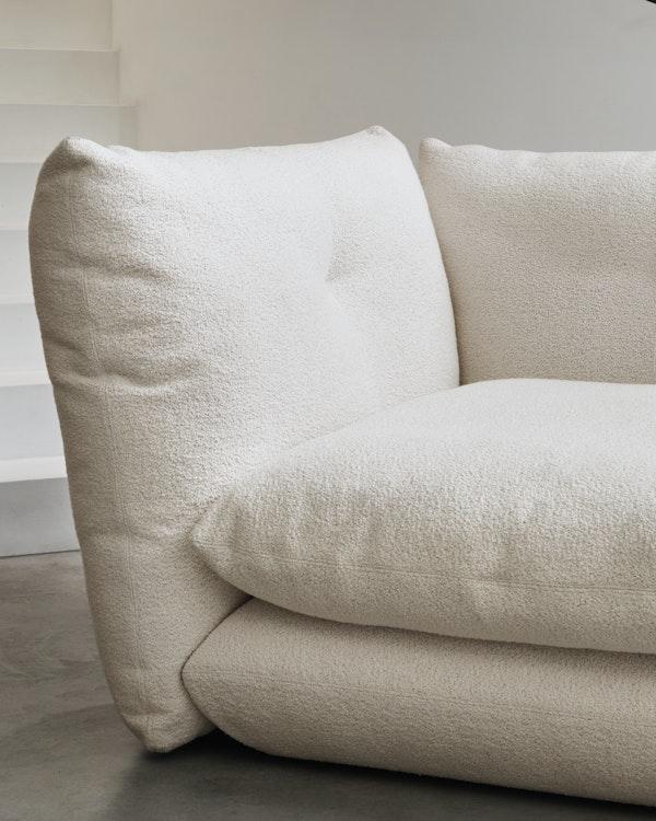 Knoll Perron Pillo Sectional