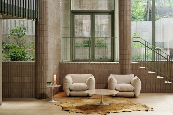 Knoll Saarinen Coffee Table Oval