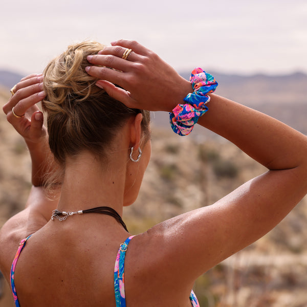 Kulani Kinis Scrunchie - Electric Palms