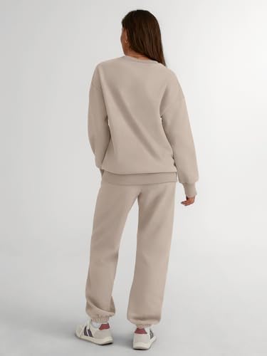 Trendy Queen Sweatsuits Women 2 Piece Outfits Two Piece Crewneck Sweatshirts Sets Lounge Fall Sweatpants 2025 Tracksuits