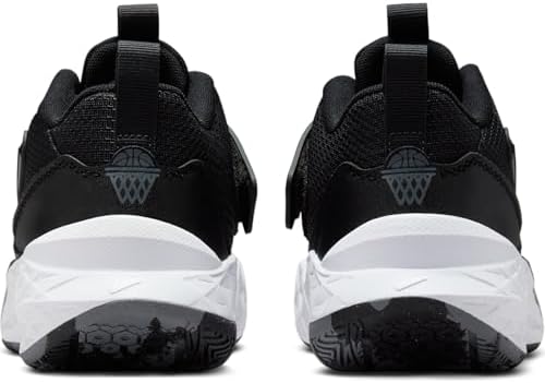 Nike Kids' Team Hustle D Basketball Shoes