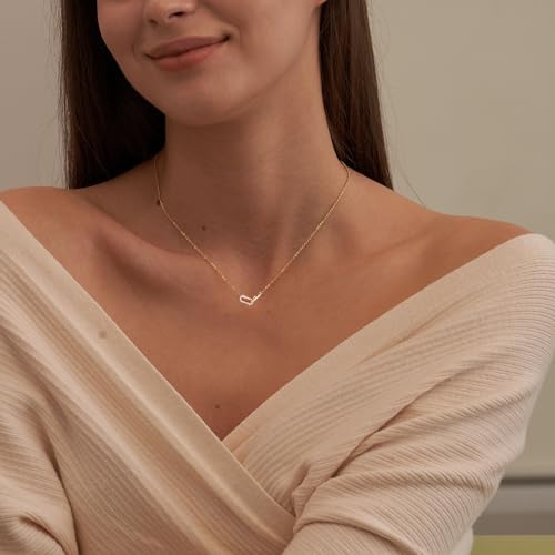 Freekiss Gold Pendant Necklace For Women Dainty Diamond Necklaces For Women Simple 14K Gold Plated Paperclip Choker Necklaces Cute Minimalist Open Oval Necklaces Gold Jewelry For Women Gifts