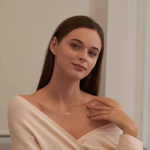 Freekiss Gold Pendant Necklace For Women Dainty Diamond Necklaces For Women Simple 14K Gold Plated Paperclip Choker Necklaces Cute Minimalist Open Oval Necklaces Gold Jewelry For Women Gifts