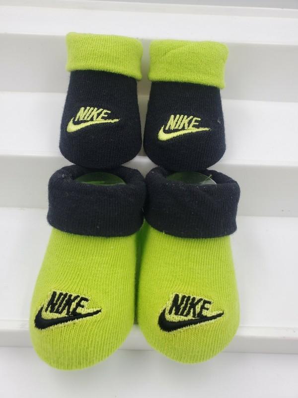 2 Pair Nike Baby Boys Booties Size 0-6 Months Black Green Shower Gift B23 MP