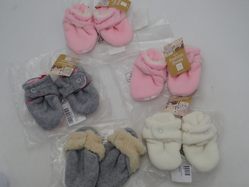 5 pair of Infant Babies fleece non slip Booties 0-6 months