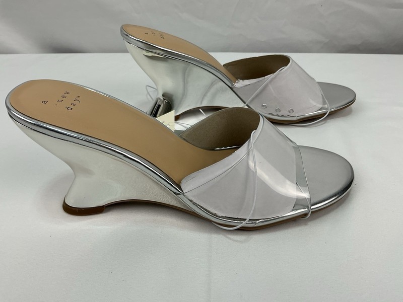 A New Day Women’s Silver Clear Chessy Heel Size 8.5 Memory Foam Pump Heel Sandal