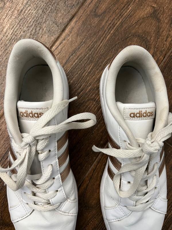 ADIDAS GIRLS BASELINE SNEAKERS TENNIS SHOES WHITE COPPER BIG GIRLS 6 VGUC