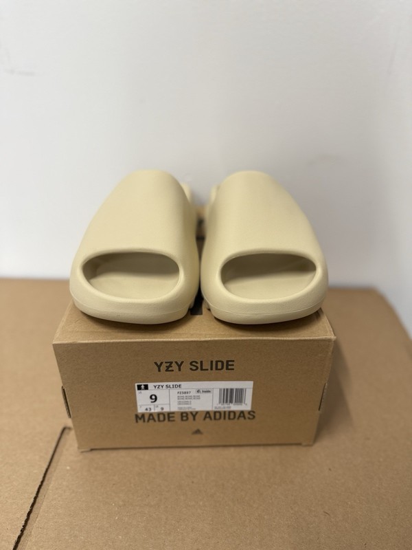Adidas Yeezy Slide Bone (FZ5897) Multiple Sizes (100% AUTHENTIC WITH TAGS)
