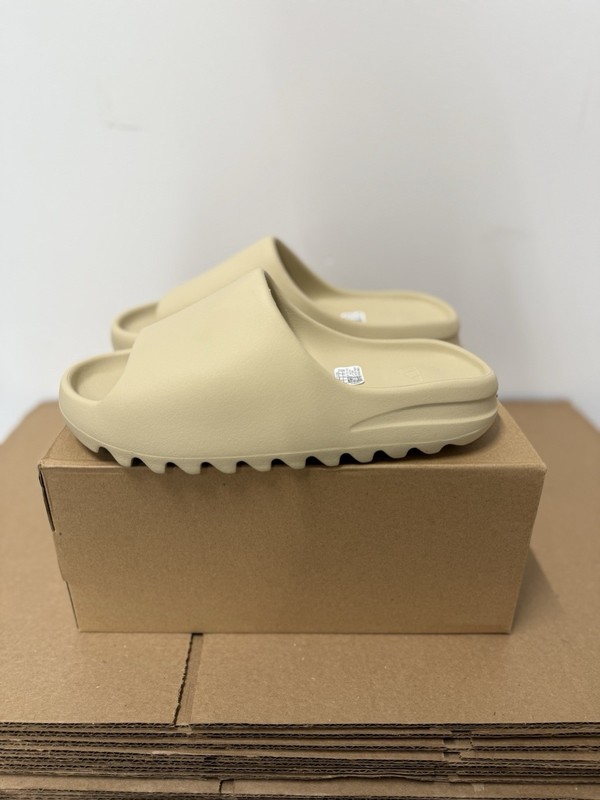 Adidas Yeezy Slide Bone (FZ5897) Multiple Sizes (100% AUTHENTIC WITH TAGS)