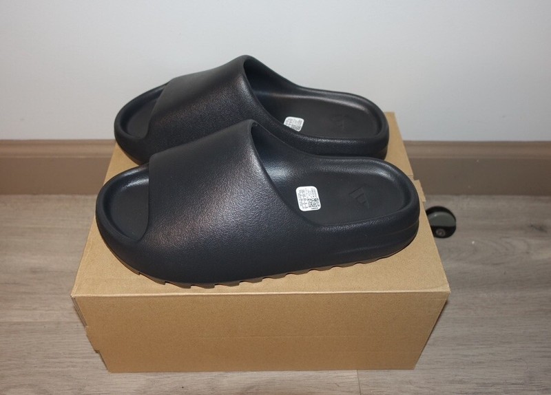 Adidas Yeezy Slide Onyx (HQ6448) Men's Size 5-13 (100% Authentic With Tags)