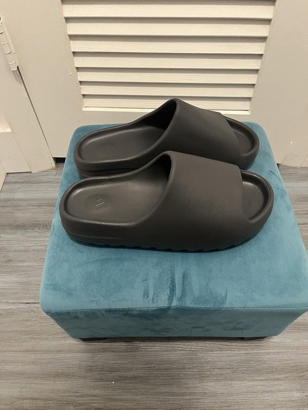 Adidas Yeezy Slides Onyx Size 10