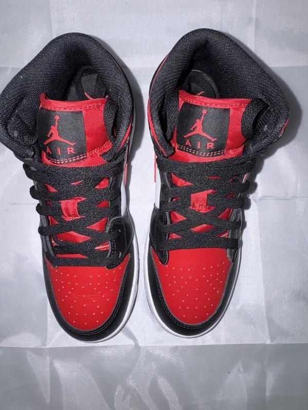 Air Jordan 1 Mid Shoes “Bred Toe” Black Fire Red White 554724-079 GS Size 5Y