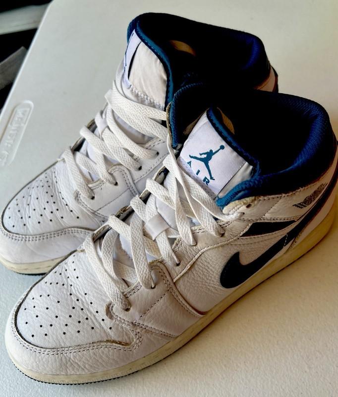 Air Jordan 1 Shoes Mid SE Industrial Blue Sz 7Y Grade School Kicks Swoosh Nike