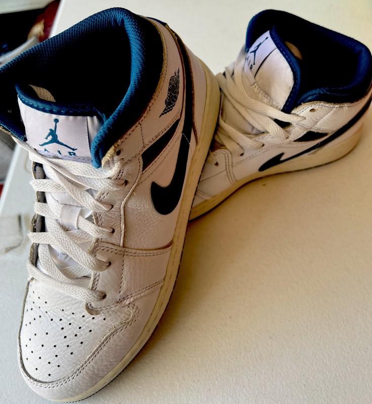 Air Jordan 1 Shoes Mid SE Industrial Blue Sz 7Y Grade School Kicks Swoosh Nike
