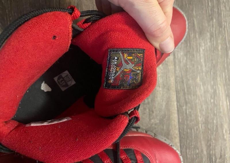 Air Jordan 10 Retro Bulls Over Broadway Sneakers Size 5.5 Boys