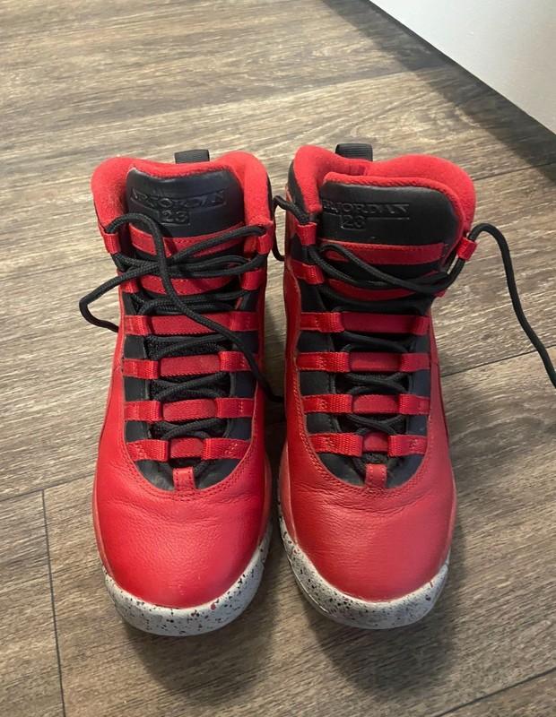 Air Jordan 10 Retro Bulls Over Broadway Sneakers Size 5.5 Boys