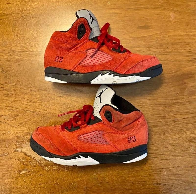 Air Jordan 5 Retro Raging Bull Red GS Size 3Y (440889-600)