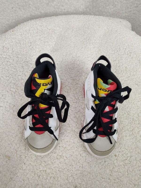 Air Jordan 6 Retro Boys Sneakers 10C White Faux Leather Lace Up Basketball Shoes