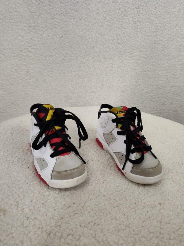Air Jordan 6 Retro Boys Sneakers 10C White Faux Leather Lace Up Basketball Shoes