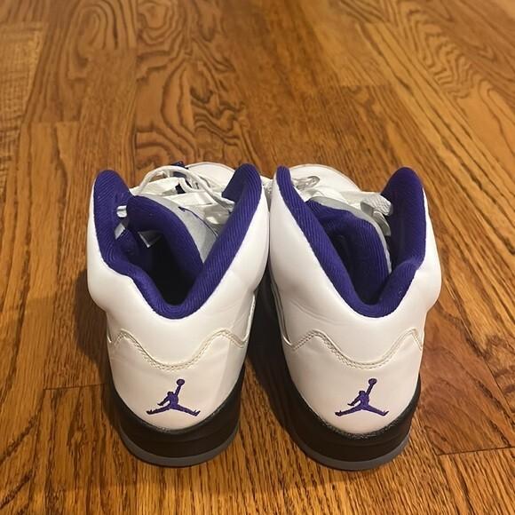 Air Jordan Girls White And Purple Sneakers Size 6.5