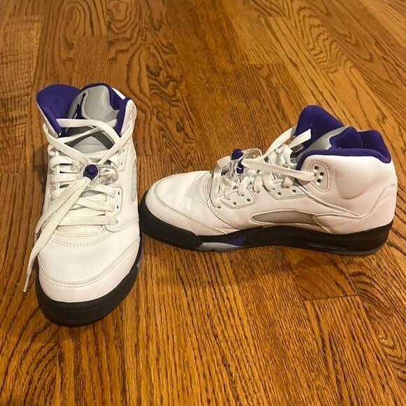 Air Jordan Girls White and Purple Sneakers Size 6.5
