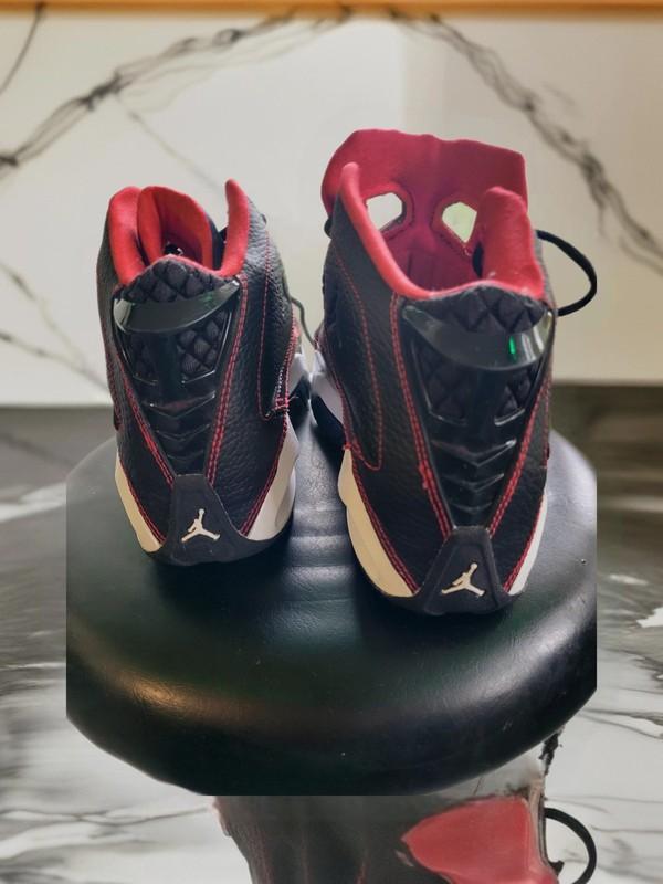 Air Jordan Youth Size 5.5 Sneakers Red/White/Black