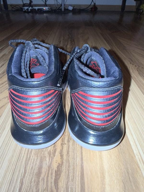 Air Jordan Youth XXXII BG AA1254-001 Black/University Red Sz 2Y 2017