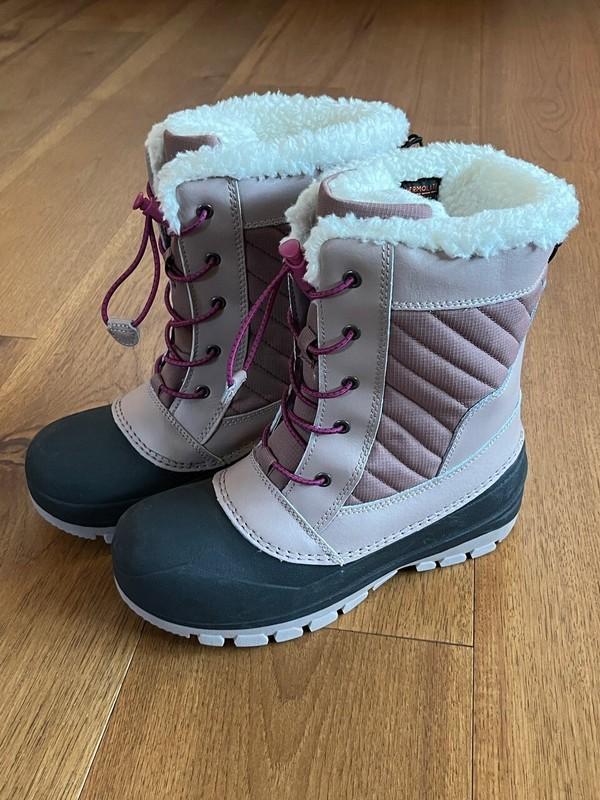 All In Motion Skylar Lace-Up Thermolite Faux Fur Winter Boots Blush Girls Size 6