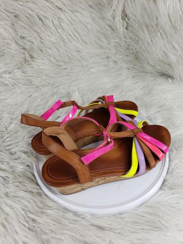 AMERICAN EAGLE Girls Size 2 Brown Multicolor Strappy Open Toe Sandals