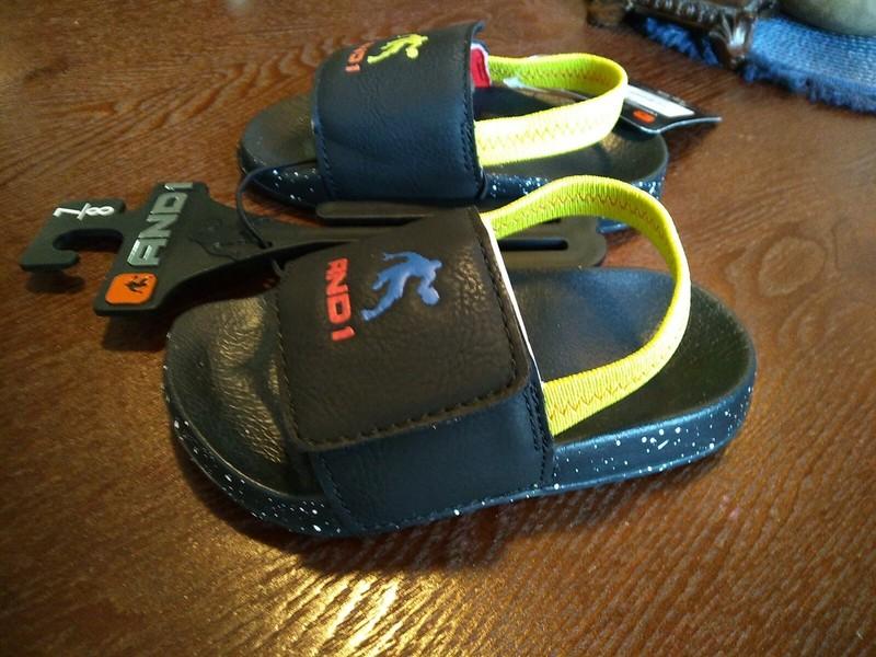 And1 toddler Size 7/8 sandals black multi colored boys slip on sandals