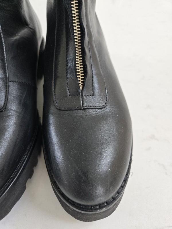 Andre Assous Vernon Women Size 8.5 Black Leather Pull On Zip Casual Ankle Bootie