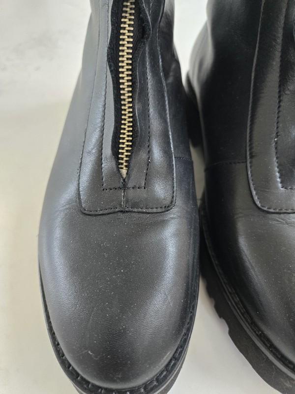 Andre Assous Vernon Women Size 8.5 Black Leather Pull On Zip Casual Ankle Bootie