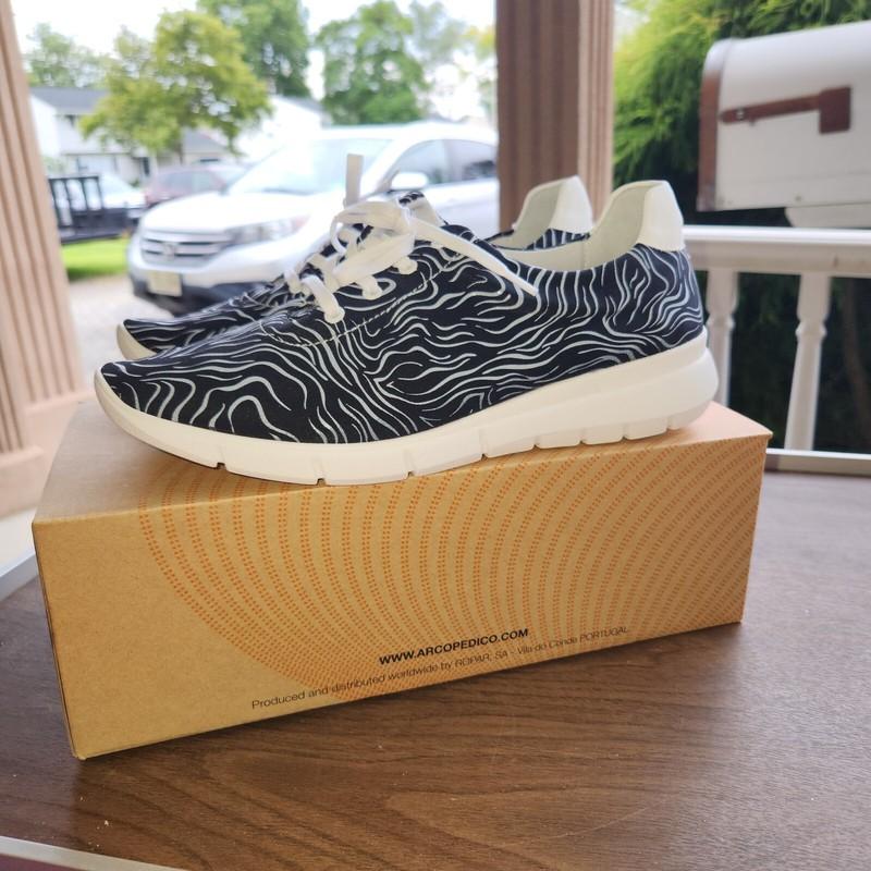 ARCOPEDICO L76 F89 Ly Ux029 Blk Tn White Women Lace-Up Sneakers Size 40 US 9