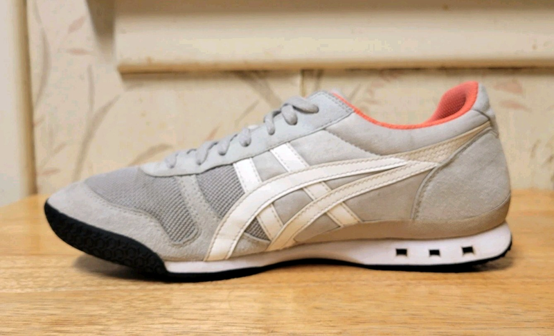 Asics Onitsuka Tiger Ultimate 81 Women's Gray White Shoe Sneakers HN567 Size 10