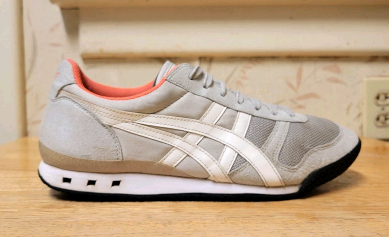Asics Onitsuka Tiger Ultimate 81 Women's Gray White Shoe Sneakers HN567 Size 10