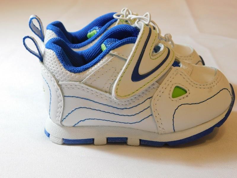 Athletic Works Boy's Baby Sneakers Shoes Size 3 White Blue 2549763 NWOT