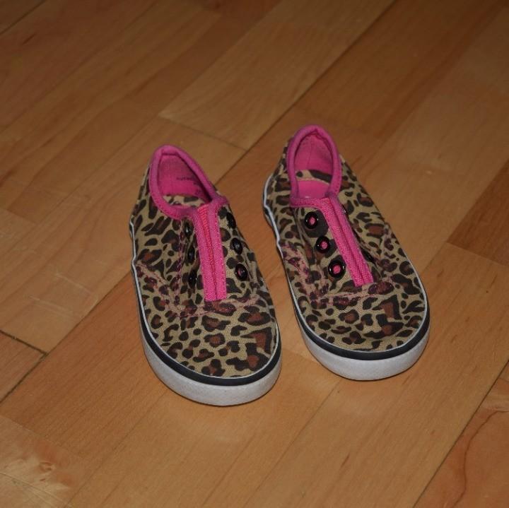 AUSTIN Baby Toddler Girls' Sz 6 Slip-On Sneakers Shoes