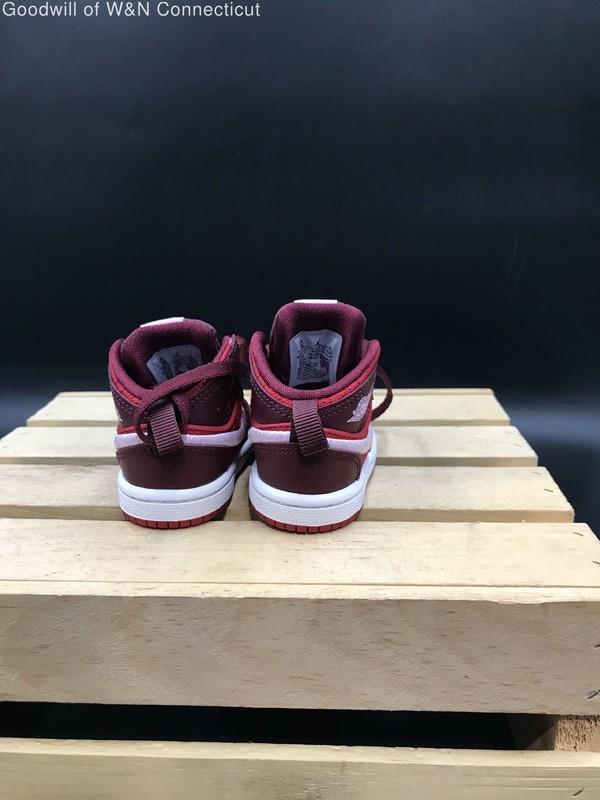 Authentic Nike Sneaker Red/pink/burgundy Girls Athletic Shoes - US 2
