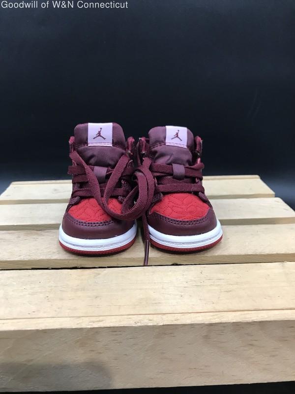 Authentic Nike Sneaker red/pink/burgundy Girls Athletic Shoes - US 2