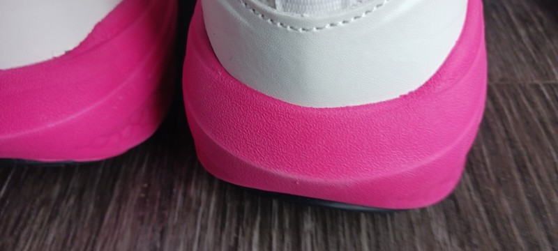 Avia Women’s Caged Knit Sneakers Size 7.5 Multicolor White/Pink/Blue NWT