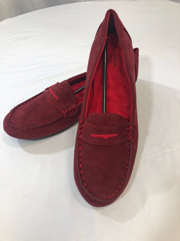 Avon Womens Cushion Walk Classic Red Penny Loafer Shoes Size 7 NEW